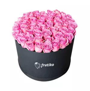 Růžové růže černá kulatá krabice 30 - 32 ks